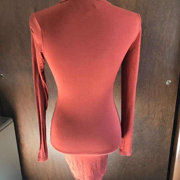Cut out long sleeve dress - Picture 3 of 3